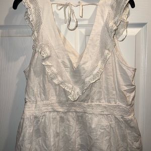 Old Navy, Lace Trimmed V-Nexk sleeveless blouse. NWT